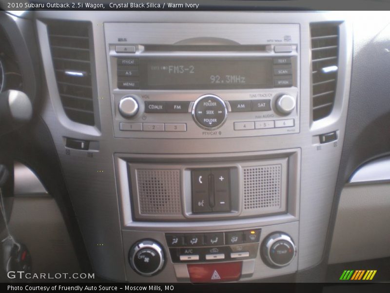 Crystal Black Silica / Warm Ivory 2010 Subaru Outback 2.5i Wagon