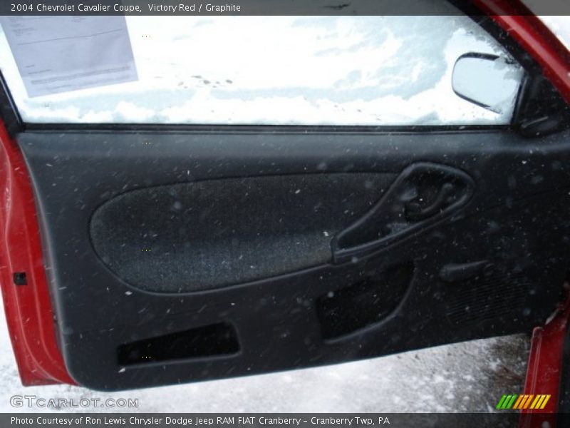 Victory Red / Graphite 2004 Chevrolet Cavalier Coupe