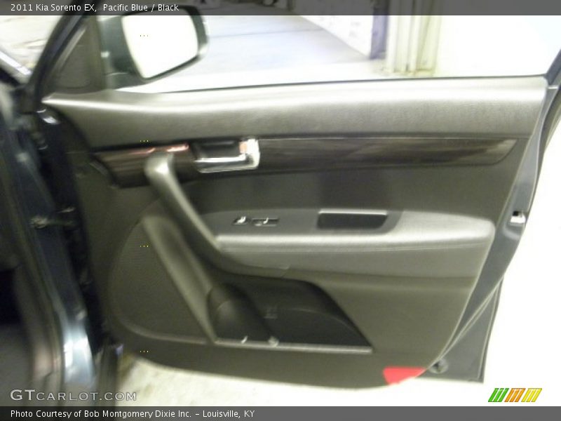 Pacific Blue / Black 2011 Kia Sorento EX