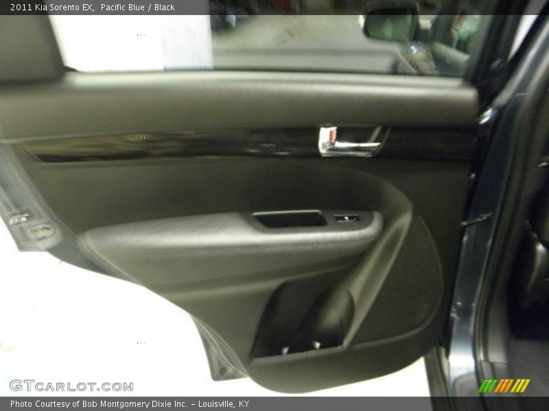 Pacific Blue / Black 2011 Kia Sorento EX