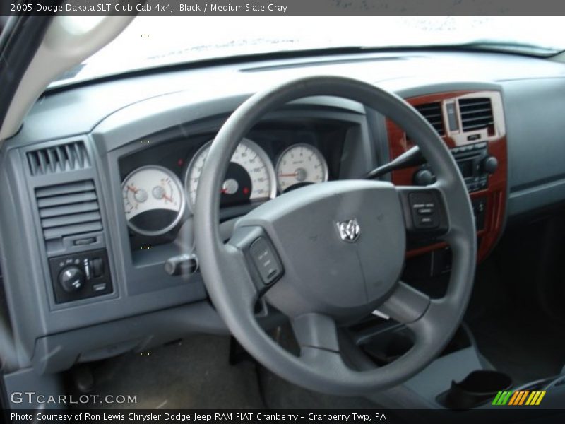  2005 Dakota SLT Club Cab 4x4 Steering Wheel