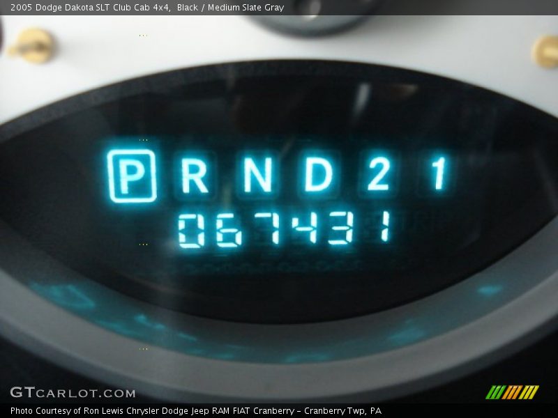 Black / Medium Slate Gray 2005 Dodge Dakota SLT Club Cab 4x4