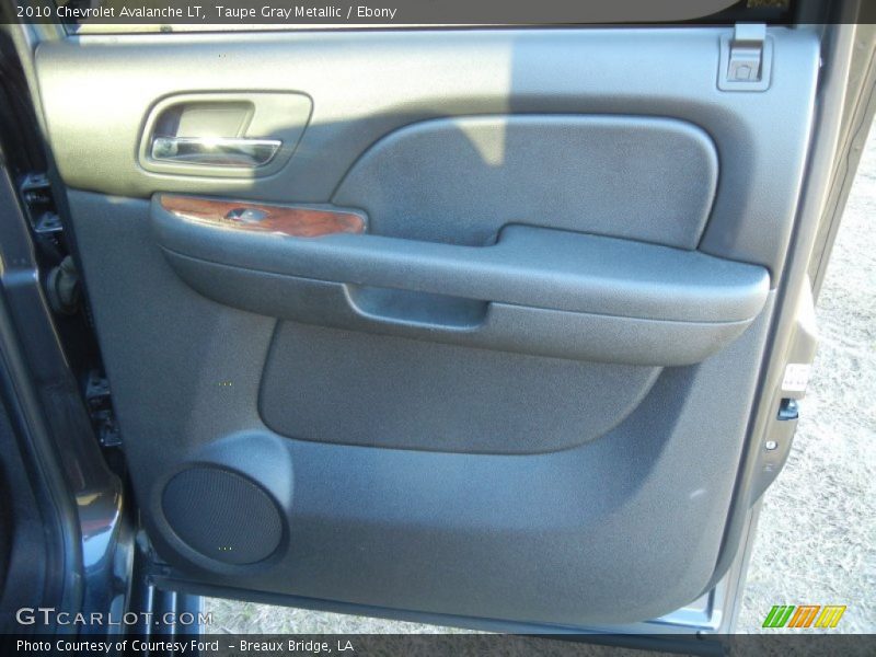 Taupe Gray Metallic / Ebony 2010 Chevrolet Avalanche LT