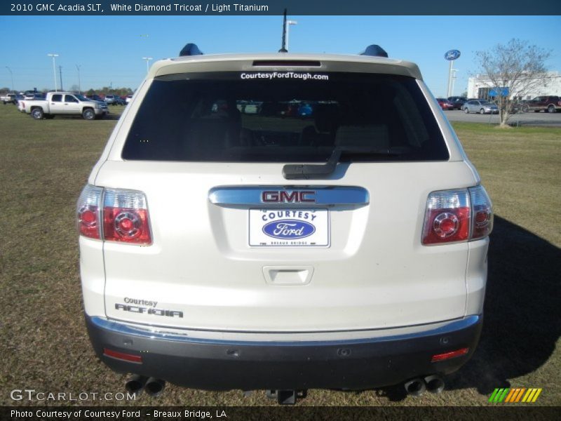 White Diamond Tricoat / Light Titanium 2010 GMC Acadia SLT