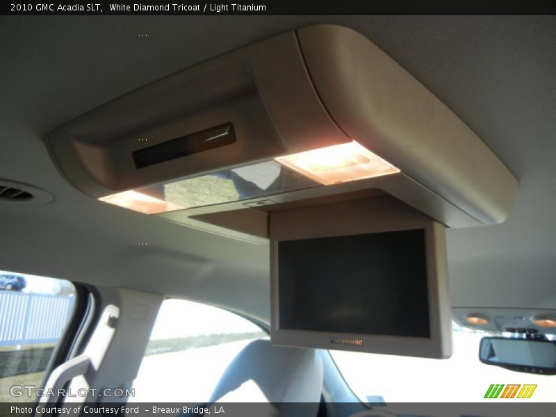 White Diamond Tricoat / Light Titanium 2010 GMC Acadia SLT
