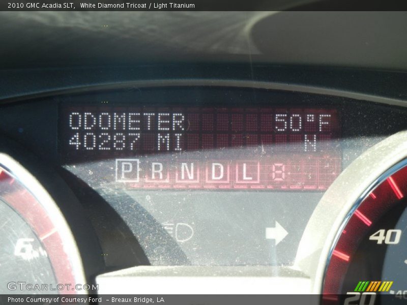 White Diamond Tricoat / Light Titanium 2010 GMC Acadia SLT