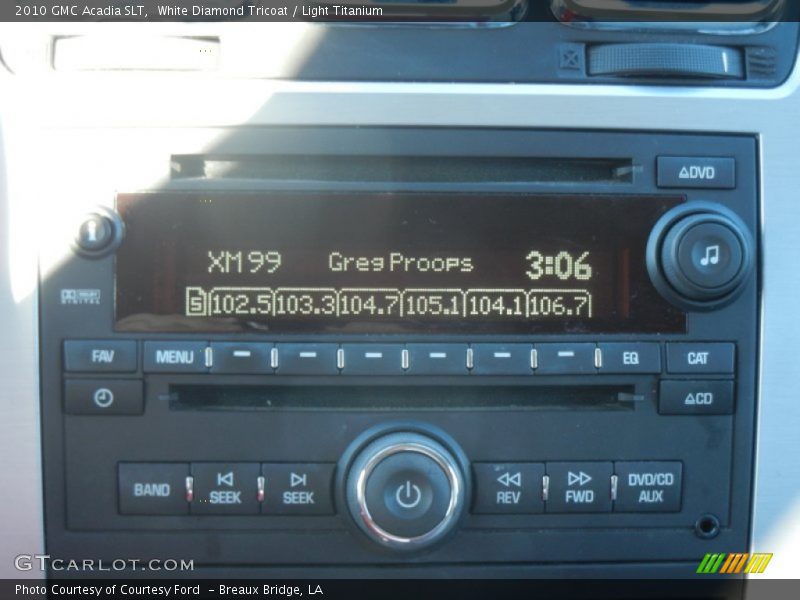 White Diamond Tricoat / Light Titanium 2010 GMC Acadia SLT