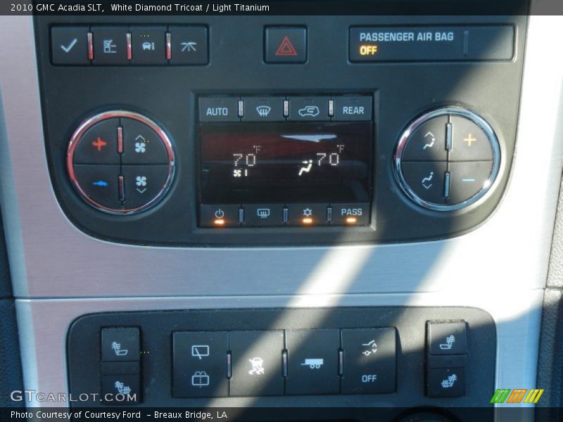 White Diamond Tricoat / Light Titanium 2010 GMC Acadia SLT
