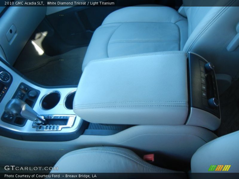 White Diamond Tricoat / Light Titanium 2010 GMC Acadia SLT
