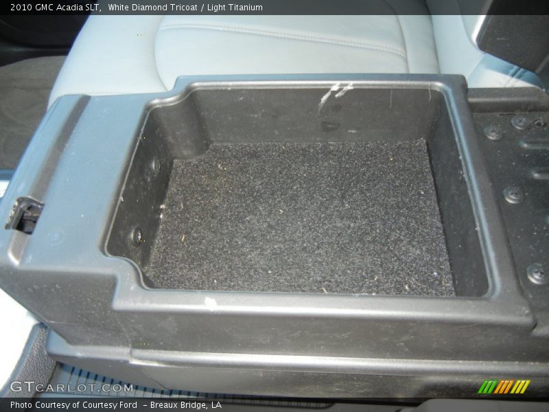 White Diamond Tricoat / Light Titanium 2010 GMC Acadia SLT