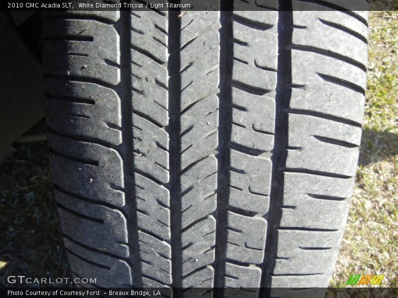 White Diamond Tricoat / Light Titanium 2010 GMC Acadia SLT