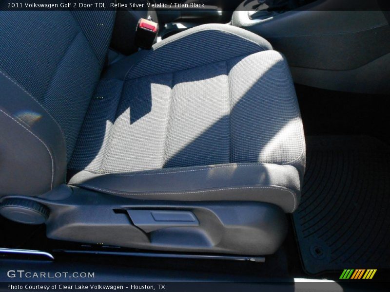 Reflex Silver Metallic / Titan Black 2011 Volkswagen Golf 2 Door TDI