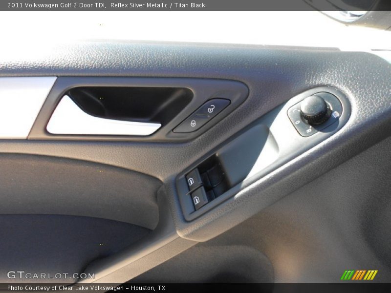 Reflex Silver Metallic / Titan Black 2011 Volkswagen Golf 2 Door TDI