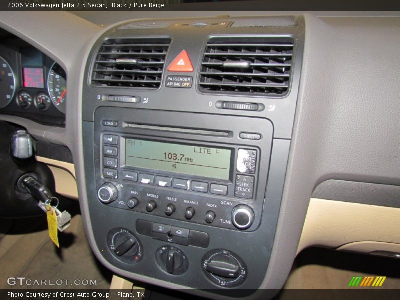 Black / Pure Beige 2006 Volkswagen Jetta 2.5 Sedan