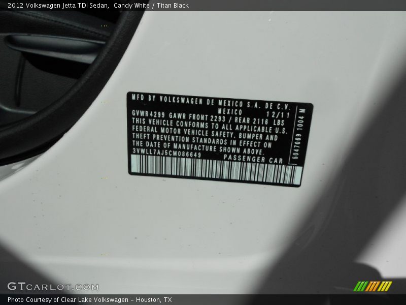 Candy White / Titan Black 2012 Volkswagen Jetta TDI Sedan