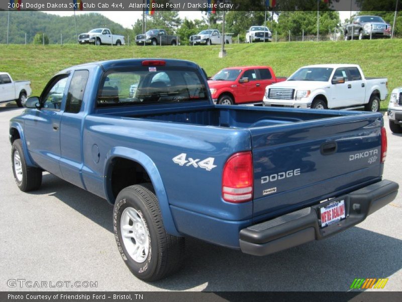 Atlantic Blue Pearl / Dark Slate Gray 2004 Dodge Dakota SXT Club Cab 4x4