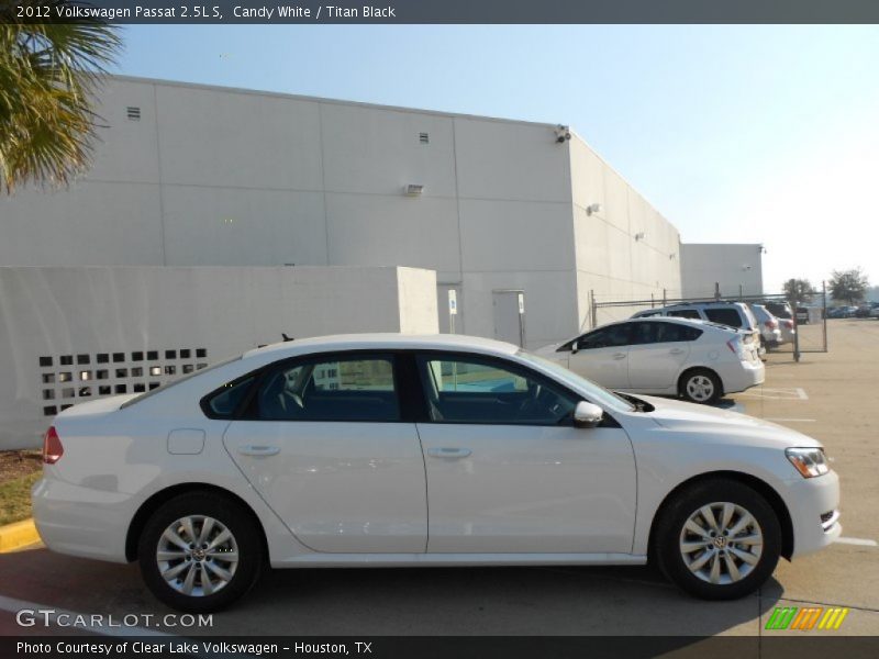 Candy White / Titan Black 2012 Volkswagen Passat 2.5L S