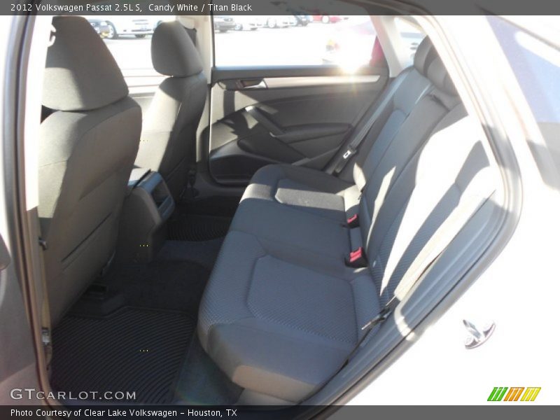 Candy White / Titan Black 2012 Volkswagen Passat 2.5L S