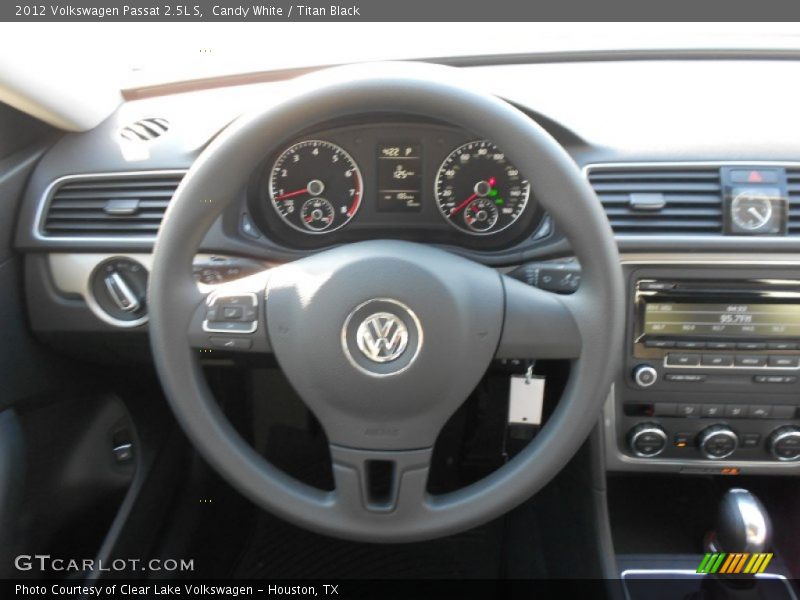 Candy White / Titan Black 2012 Volkswagen Passat 2.5L S
