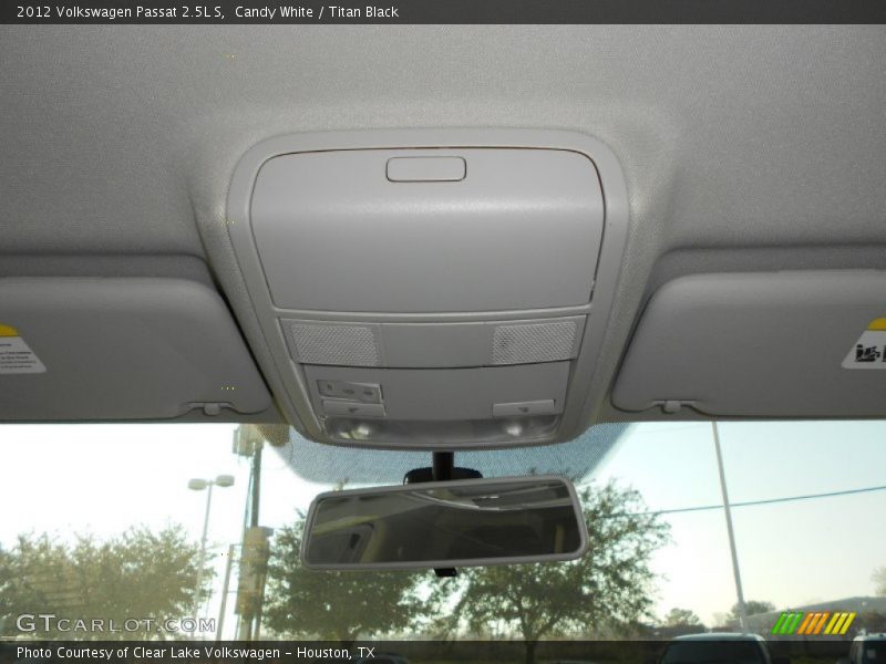 Candy White / Titan Black 2012 Volkswagen Passat 2.5L S