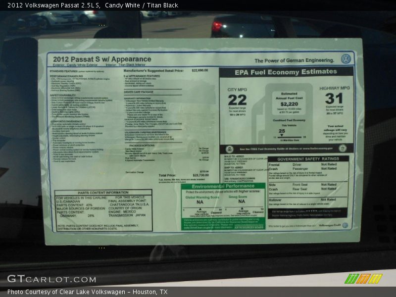 Candy White / Titan Black 2012 Volkswagen Passat 2.5L S