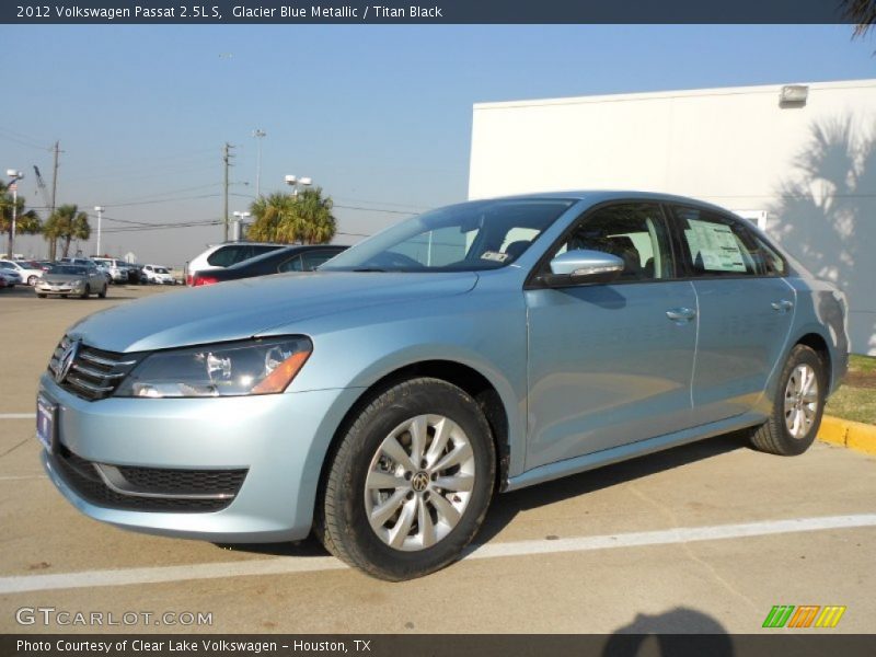Front 3/4 View of 2012 Passat 2.5L S