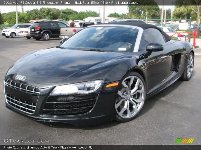 Front 3/4 View of 2011 R8 Spyder 5.2 FSI quattro