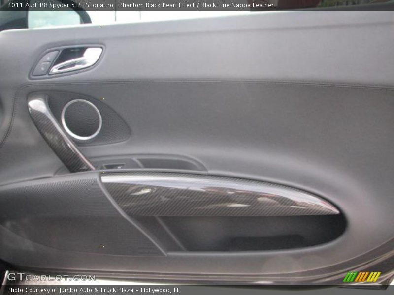 Phantom Black Pearl Effect / Black Fine Nappa Leather 2011 Audi R8 Spyder 5.2 FSI quattro