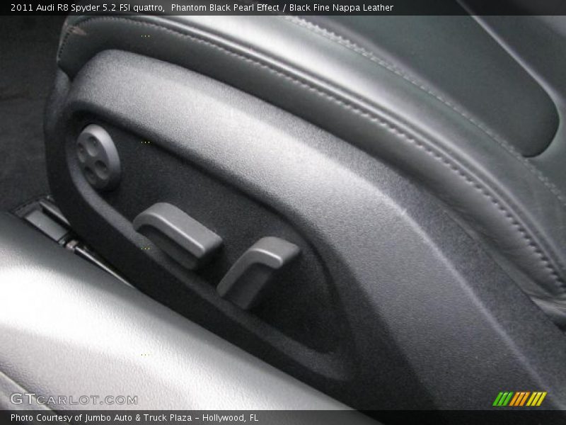 Phantom Black Pearl Effect / Black Fine Nappa Leather 2011 Audi R8 Spyder 5.2 FSI quattro
