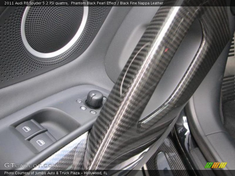 Phantom Black Pearl Effect / Black Fine Nappa Leather 2011 Audi R8 Spyder 5.2 FSI quattro
