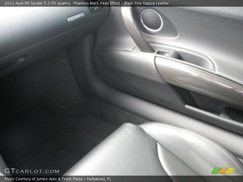 Phantom Black Pearl Effect / Black Fine Nappa Leather 2011 Audi R8 Spyder 5.2 FSI quattro