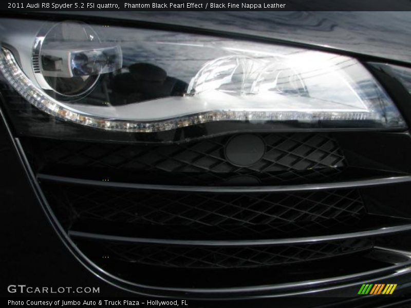Phantom Black Pearl Effect / Black Fine Nappa Leather 2011 Audi R8 Spyder 5.2 FSI quattro