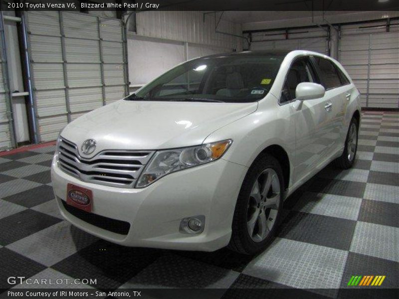 Blizzard White Pearl / Gray 2010 Toyota Venza V6