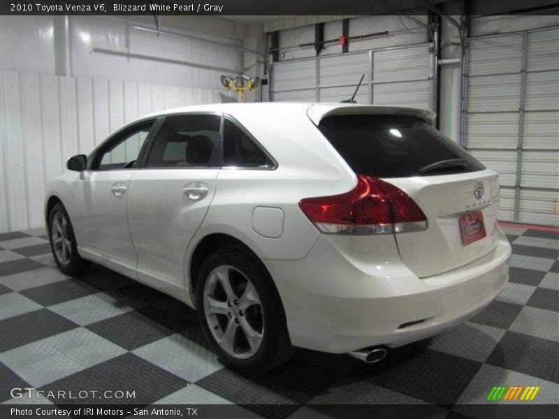 Blizzard White Pearl / Gray 2010 Toyota Venza V6