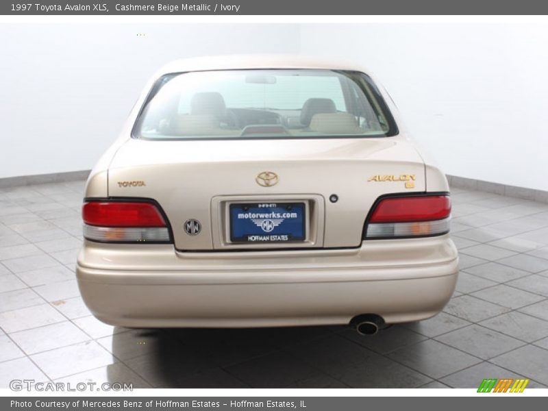 Cashmere Beige Metallic / Ivory 1997 Toyota Avalon XLS