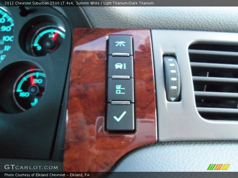 Summit White / Light Titanium/Dark Titanium 2012 Chevrolet Suburban 2500 LT 4x4