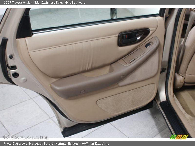 Cashmere Beige Metallic / Ivory 1997 Toyota Avalon XLS