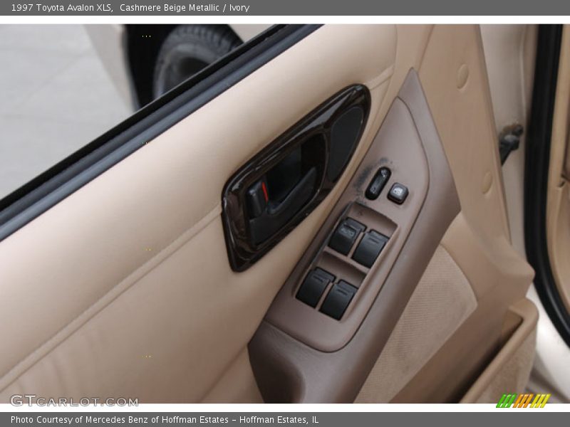 Cashmere Beige Metallic / Ivory 1997 Toyota Avalon XLS