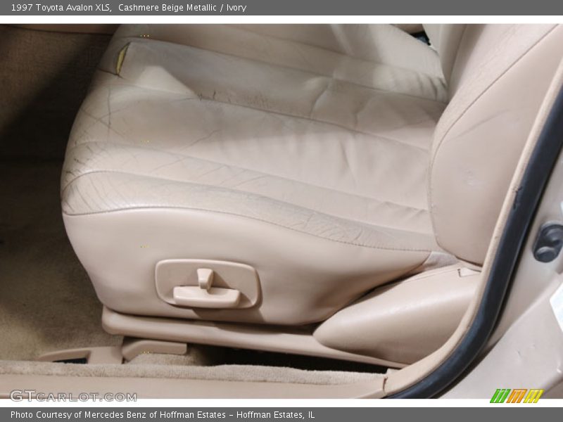 Cashmere Beige Metallic / Ivory 1997 Toyota Avalon XLS