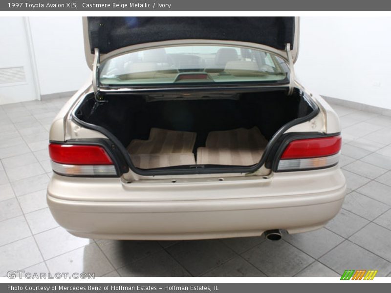 Cashmere Beige Metallic / Ivory 1997 Toyota Avalon XLS