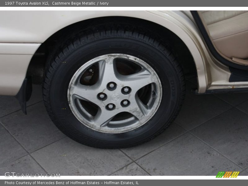Cashmere Beige Metallic / Ivory 1997 Toyota Avalon XLS