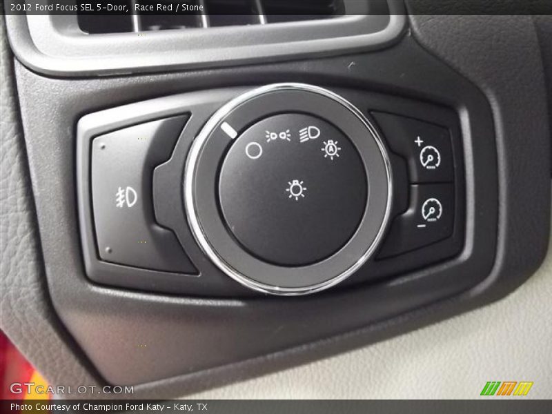 Controls of 2012 Focus SEL 5-Door