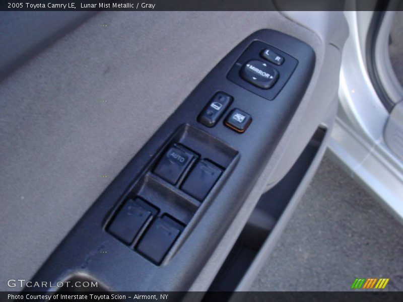 Lunar Mist Metallic / Gray 2005 Toyota Camry LE