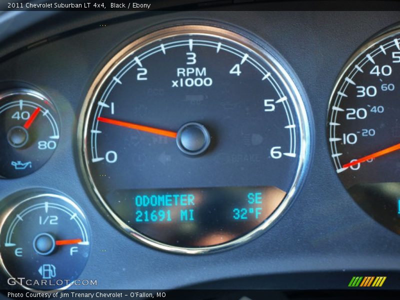 Black / Ebony 2011 Chevrolet Suburban LT 4x4
