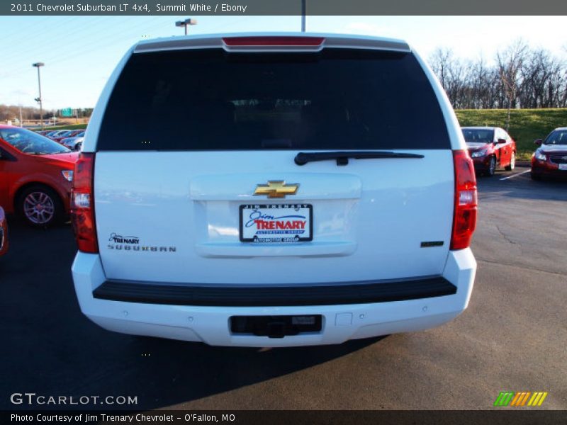 Summit White / Ebony 2011 Chevrolet Suburban LT 4x4