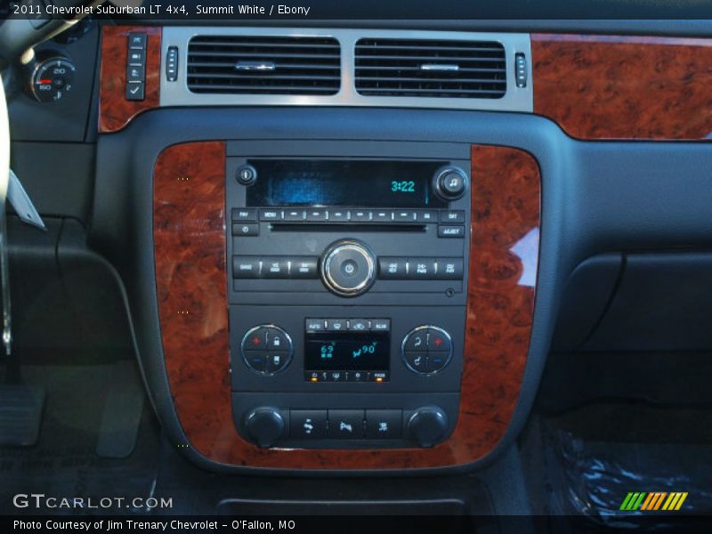 Summit White / Ebony 2011 Chevrolet Suburban LT 4x4
