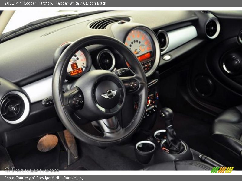 Pepper White / Carbon Black 2011 Mini Cooper Hardtop