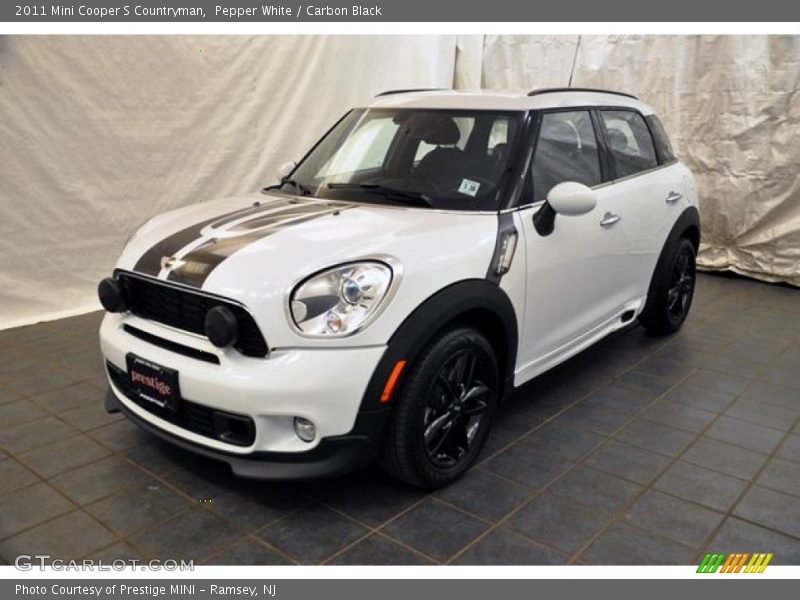 Pepper White / Carbon Black 2011 Mini Cooper S Countryman