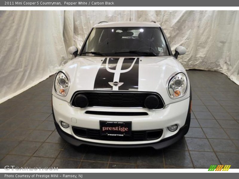 Pepper White / Carbon Black 2011 Mini Cooper S Countryman