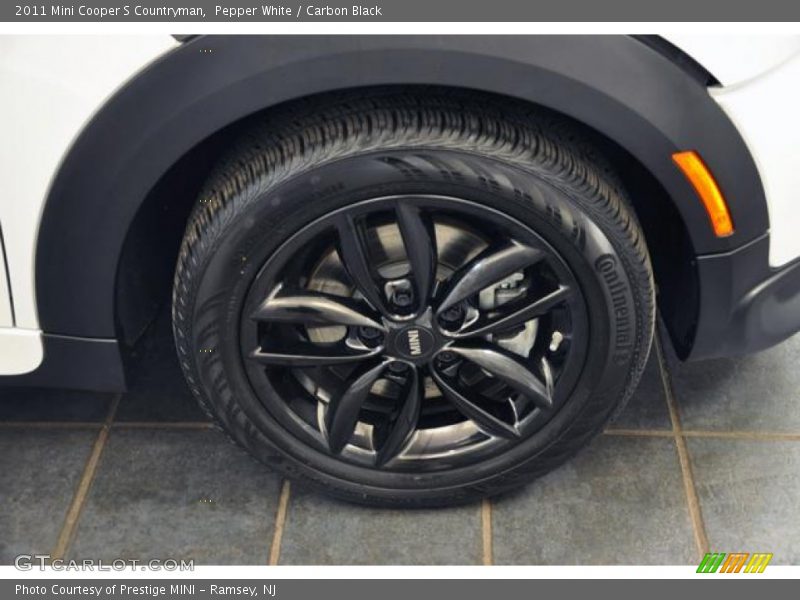 Pepper White / Carbon Black 2011 Mini Cooper S Countryman